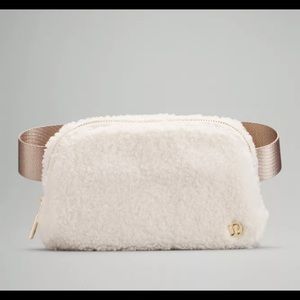 NWT Lululemon Everywhere Fleece Belt Bag